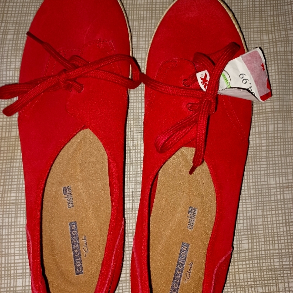 Clark Red Suede Shoe with tag. Size 11